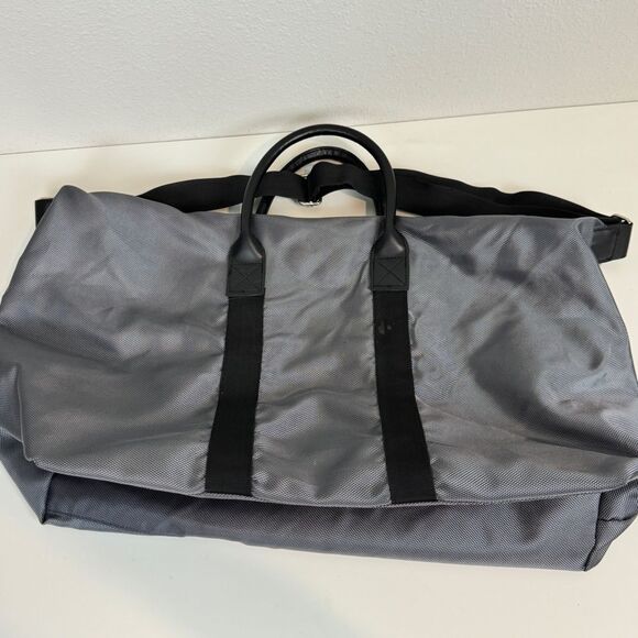 Kenneth Cole Grey Nylon Duffle Bag Shoulder Strap - Picture 5 of 9